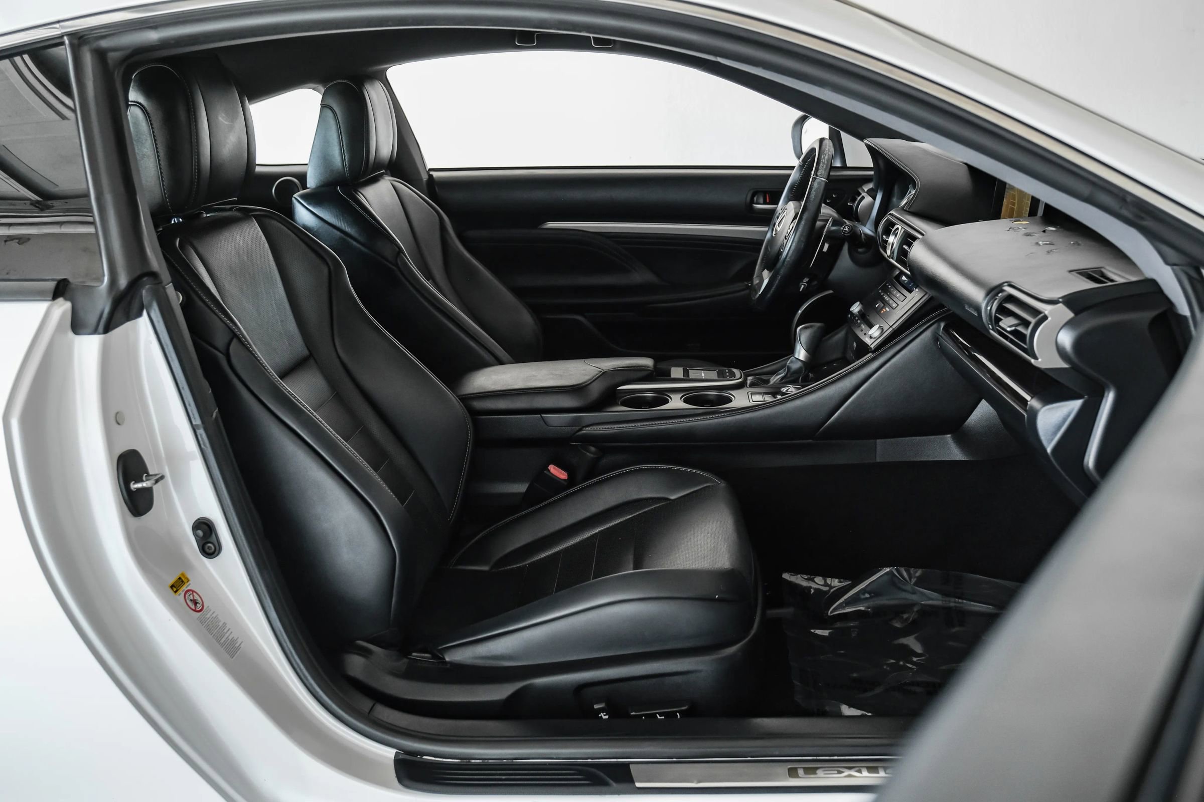 Used 2016 Lexus RC 350 w/ Luxury Package RWD image 29