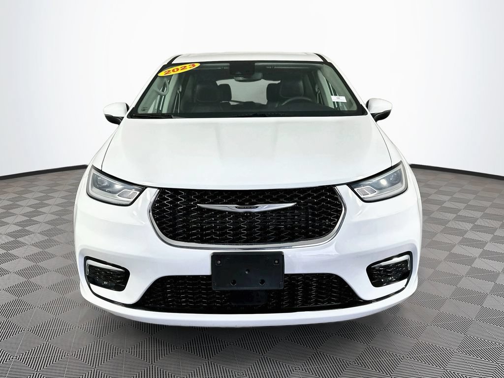Certified 2023 Chrysler Pacifica Touring-L FWD image 4