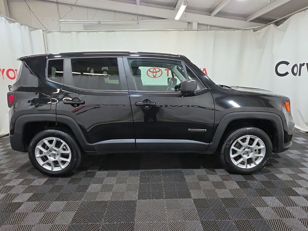 Used 2023 Jeep Renegade Latitude image 9