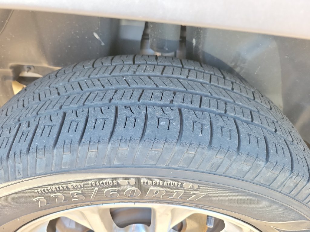 Used 2020 Jeep Cherokee Latitude Plus FWD image 13