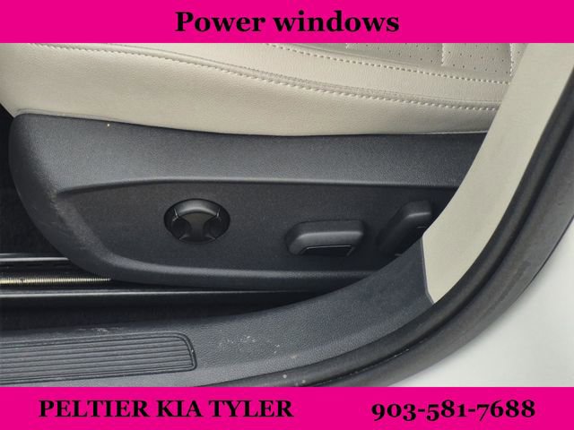 Used 2023 Volkswagen Jetta SE w/ Panoramic Sunroof Package FWD image 21
