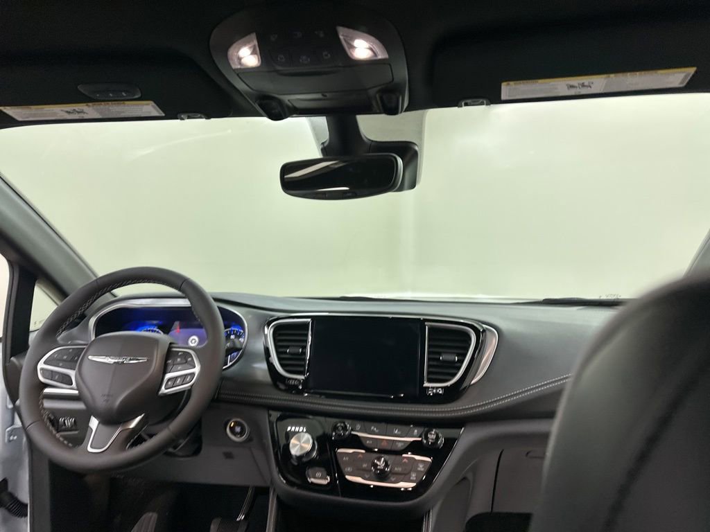 New 2026 Chrysler Pacifica Limited image 20
