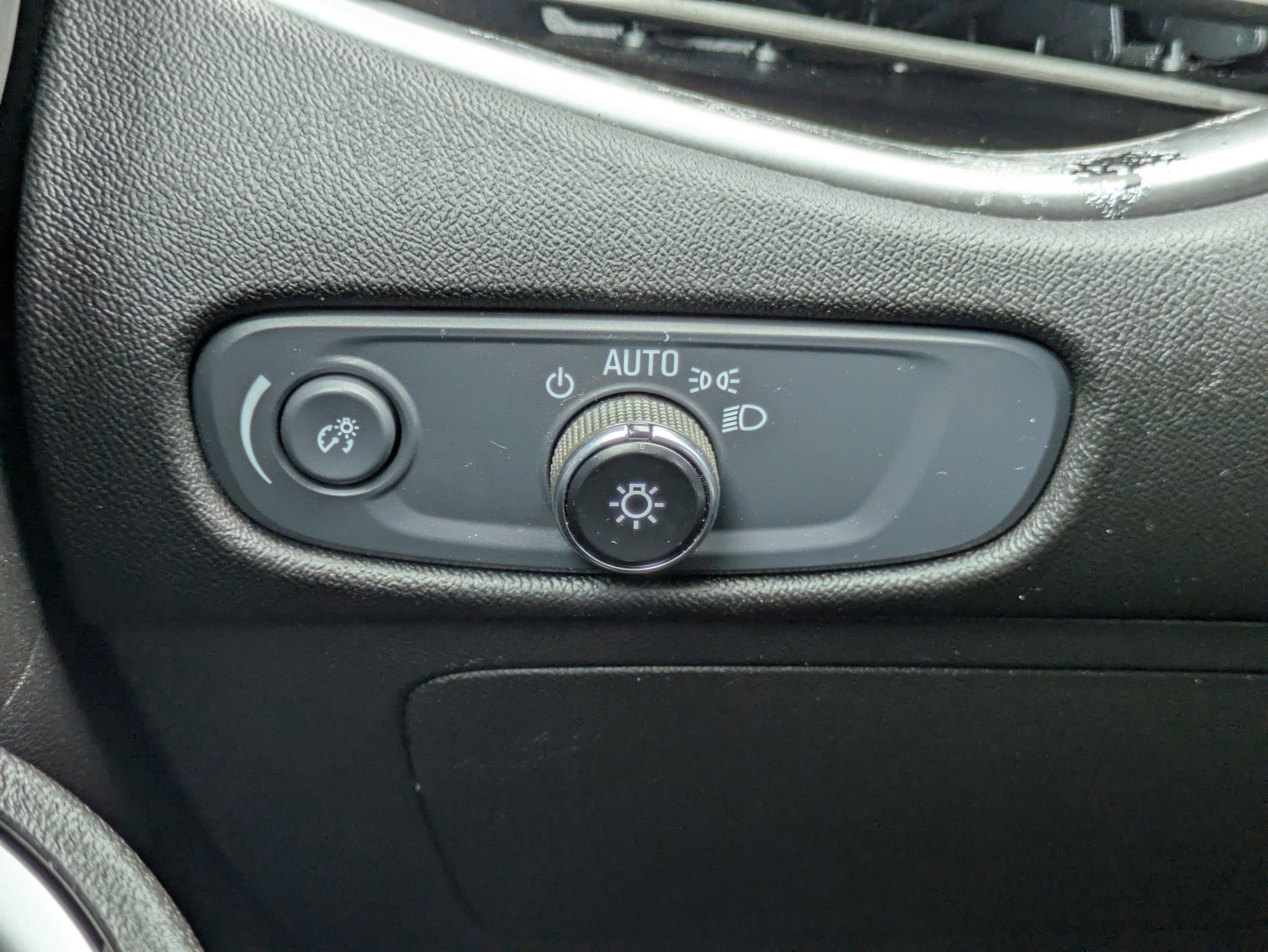Used 2025 Chevrolet Malibu LT FWD image 13