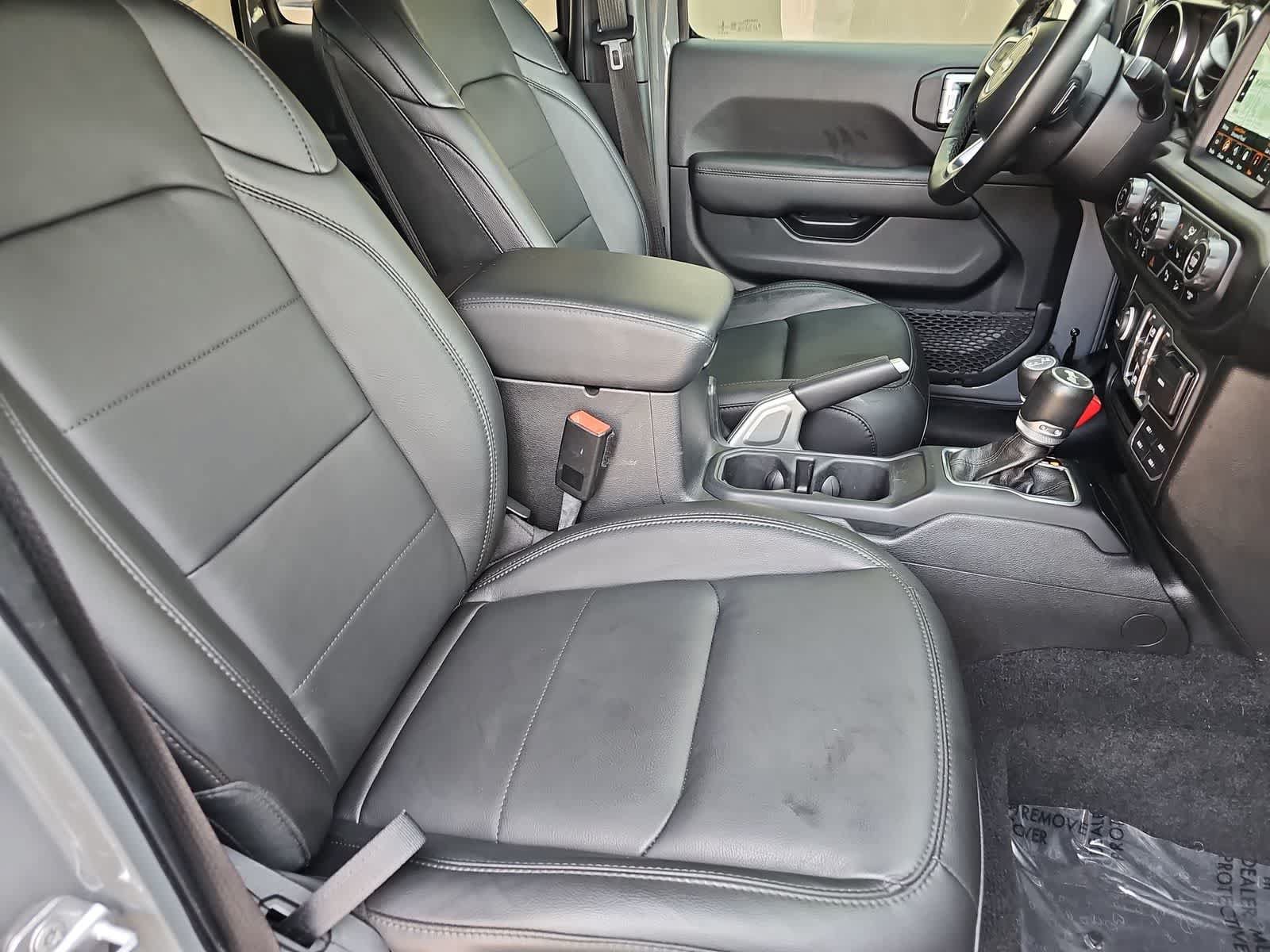 Used 2020 Jeep Wrangler Unlimited Sahara AWD/4WD image 18