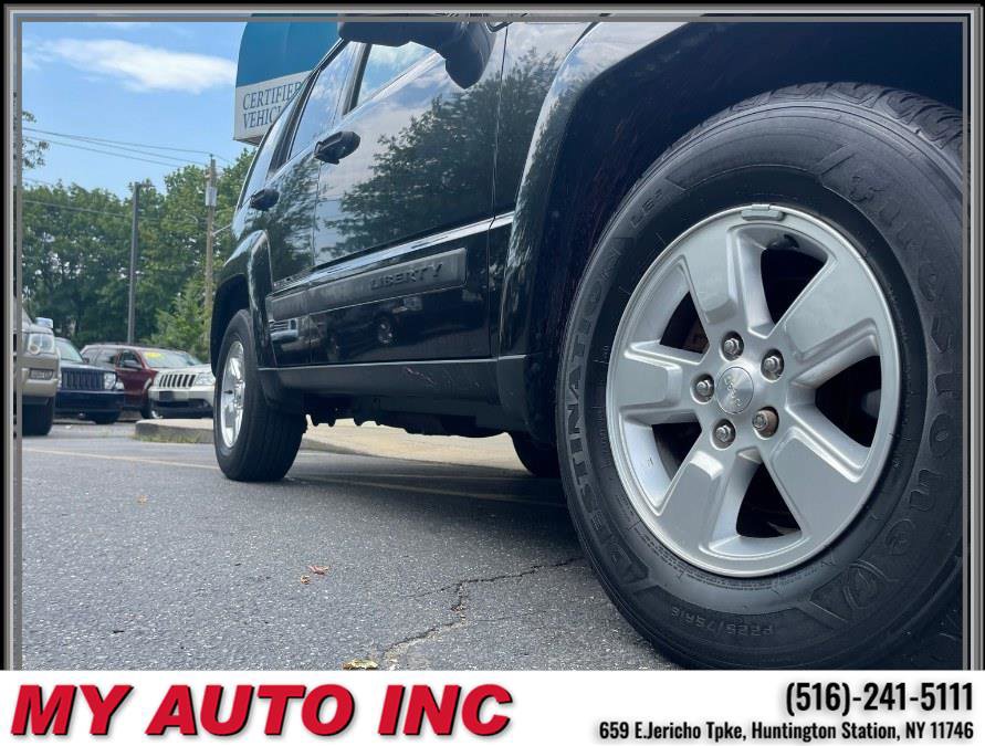 Used 2011 Jeep Liberty Sport image 9