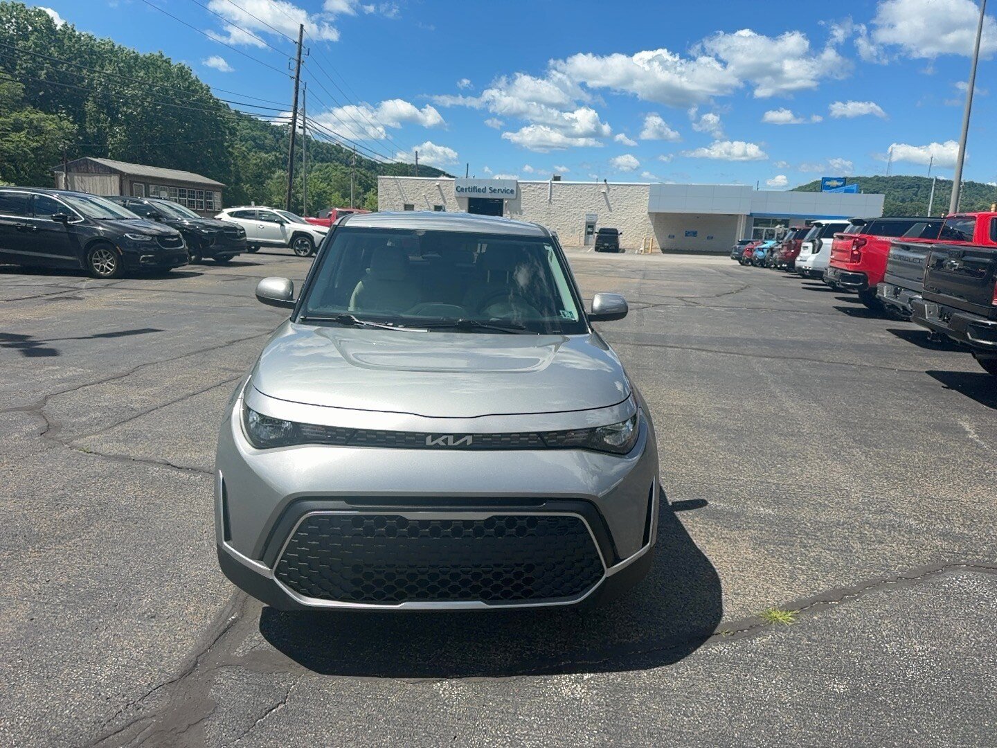 Used 2024 Kia Soul LX w/ Option Group 015 FWD image 2