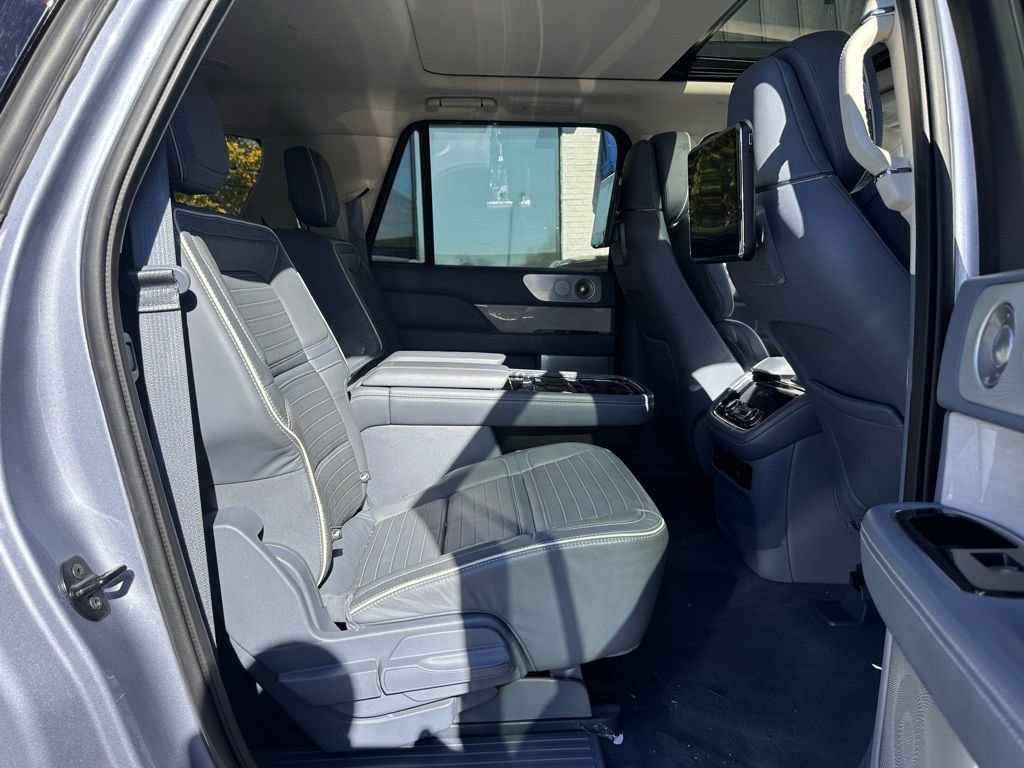 Used 2019 Lincoln Navigator L Black Label w/ Cargo Package AWD/4WD image 17