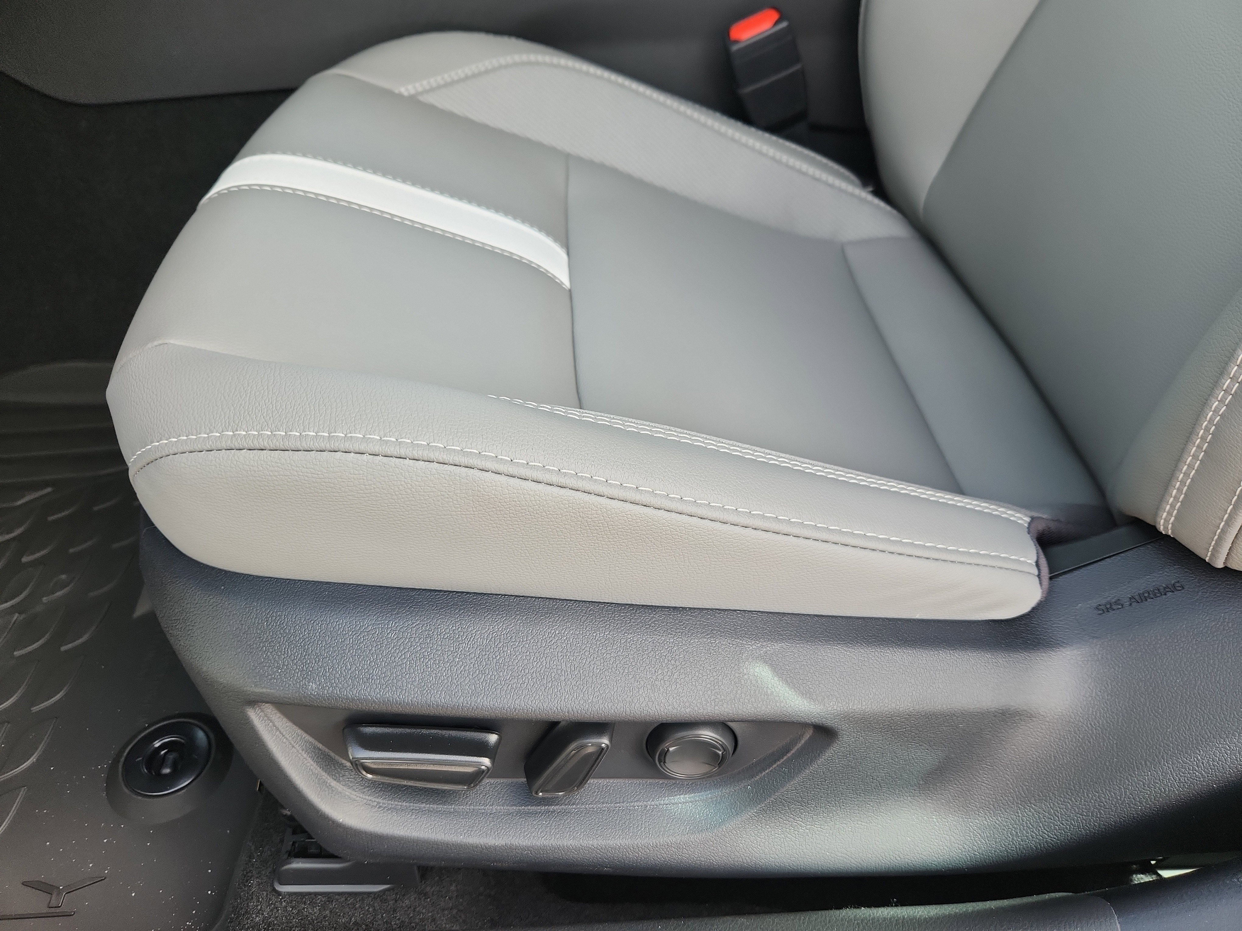 New 2026 Toyota Camry SE w/ Multimedia Upgrade Package image 8