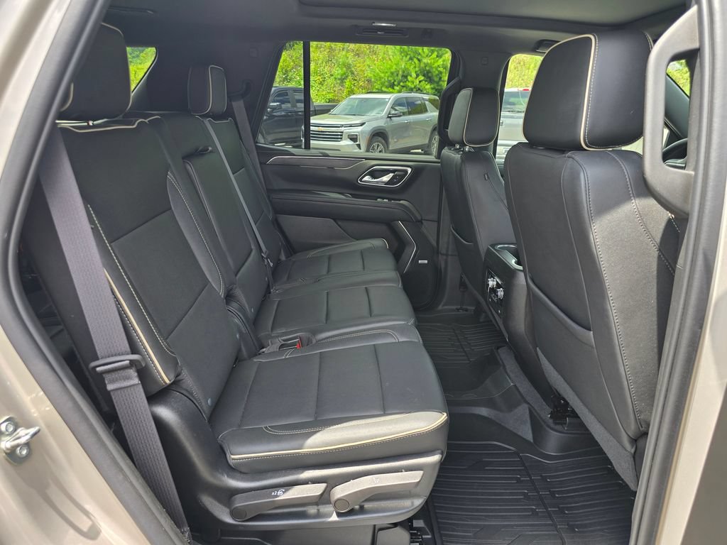 Used 2023 GMC Yukon SLT AWD/4WD image 30