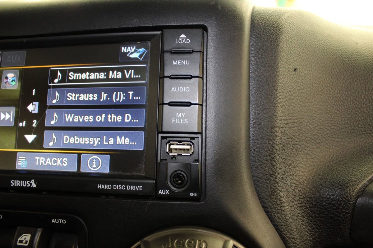 Used 2018 Jeep Wrangler Unlimited Sahara AWD/4WD image 22