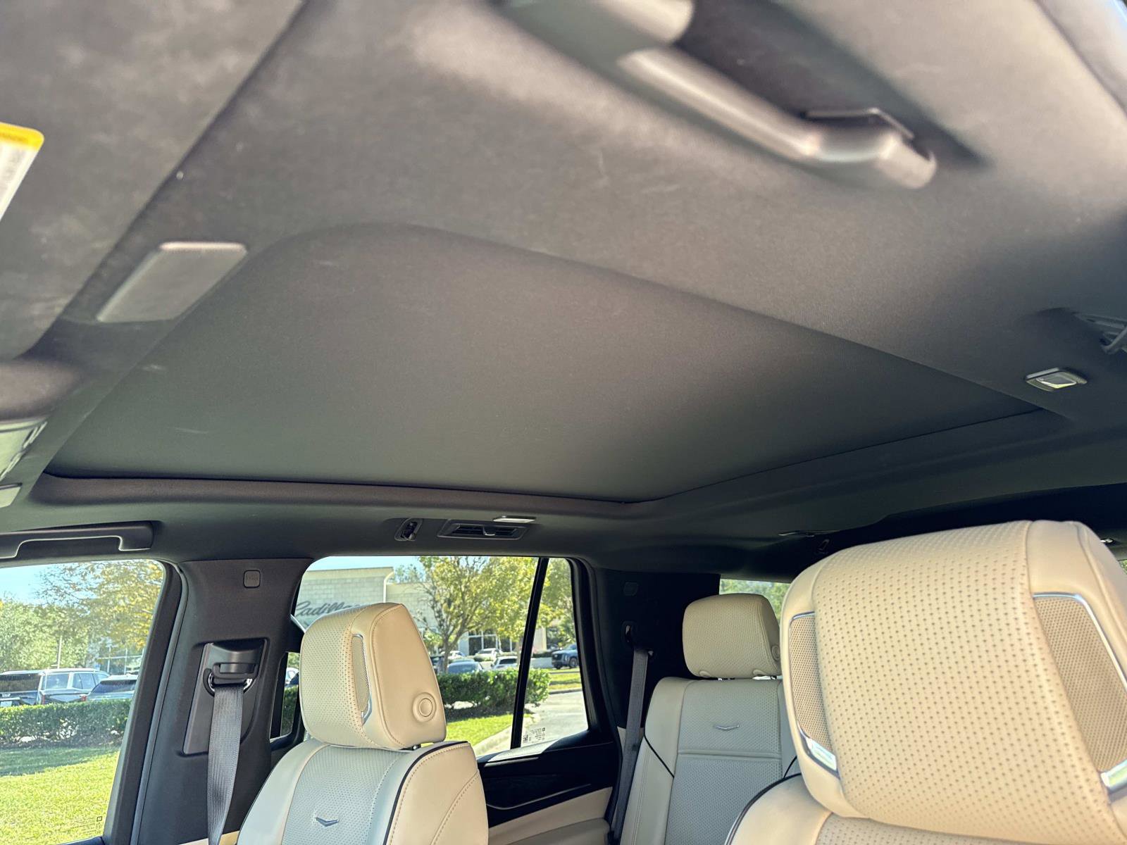 Used 2024 Cadillac Escalade Premium Luxury AWD/4WD image 23