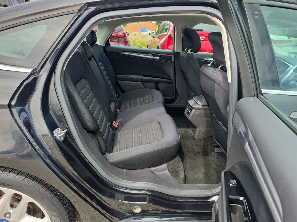 Used 2013 Ford Fusion SE FWD image 11