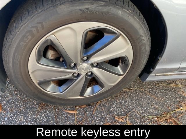 Used 2017 Hyundai Sonata Limited w/ Ultimate Package 02 image 10