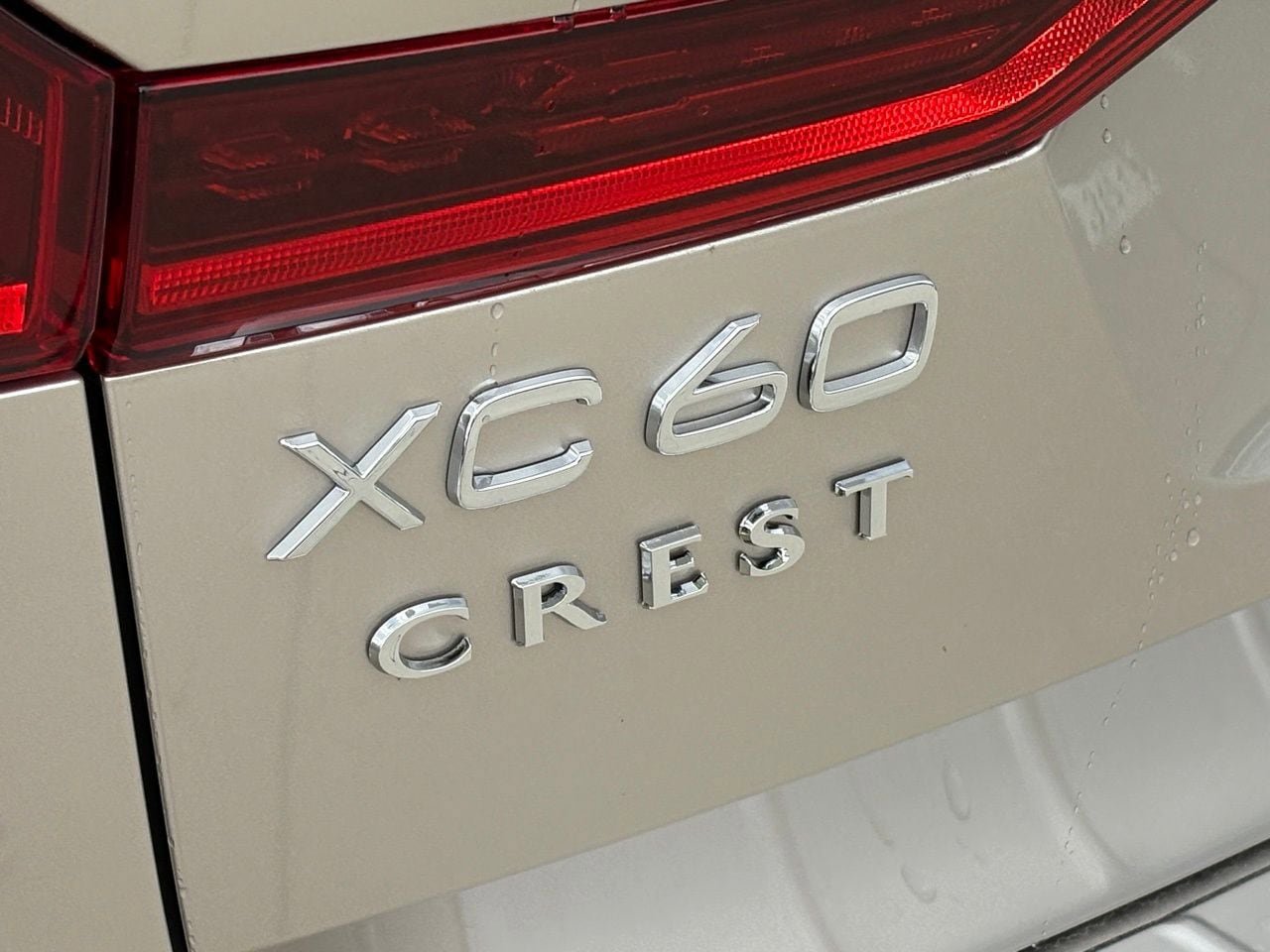 New 2026 Volvo XC60 B5 Plus w/ Protection Package Premier image 6