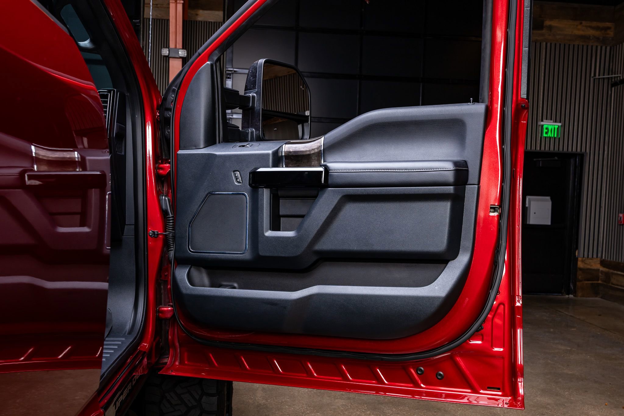 Used 2022 Ford F250 Lariat w/ Black Appearance Package image 36