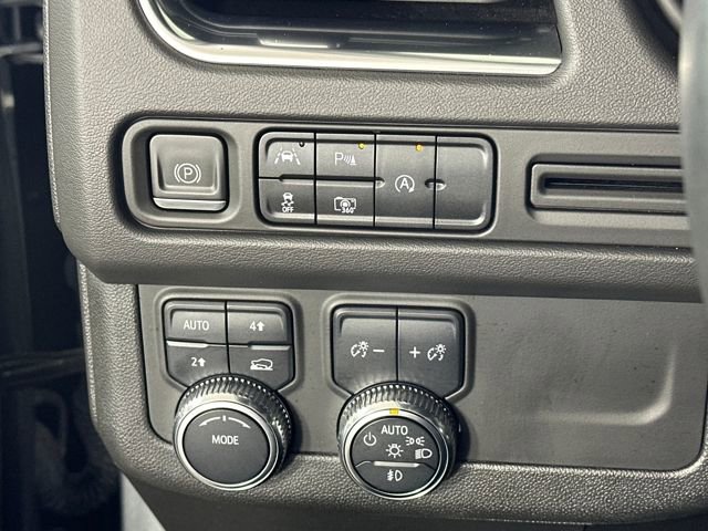 Used 2023 GMC Yukon XL SLT w/ SLT Premium Package image 19