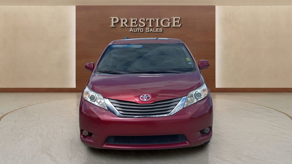 Used 2012 Toyota Sienna XLE FWD image 11