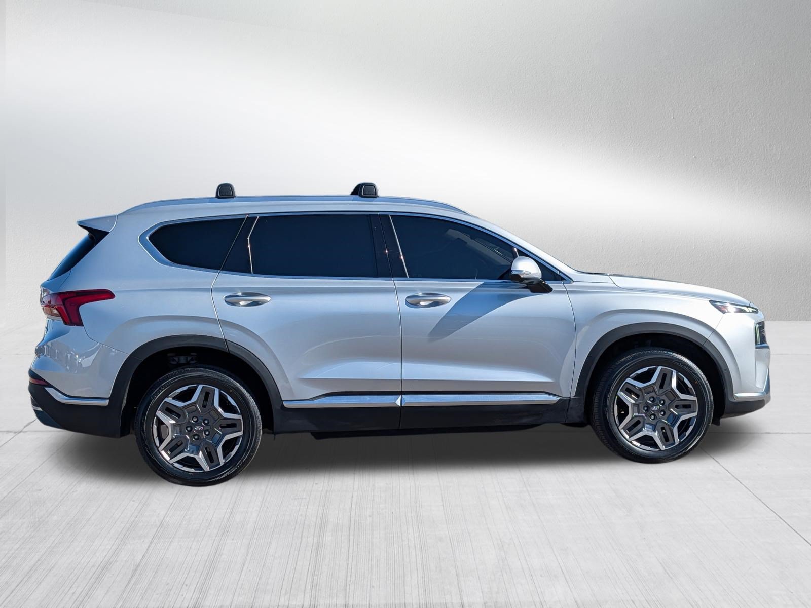 Certified 2022 Hyundai Santa Fe Limited AWD/4WD image 2