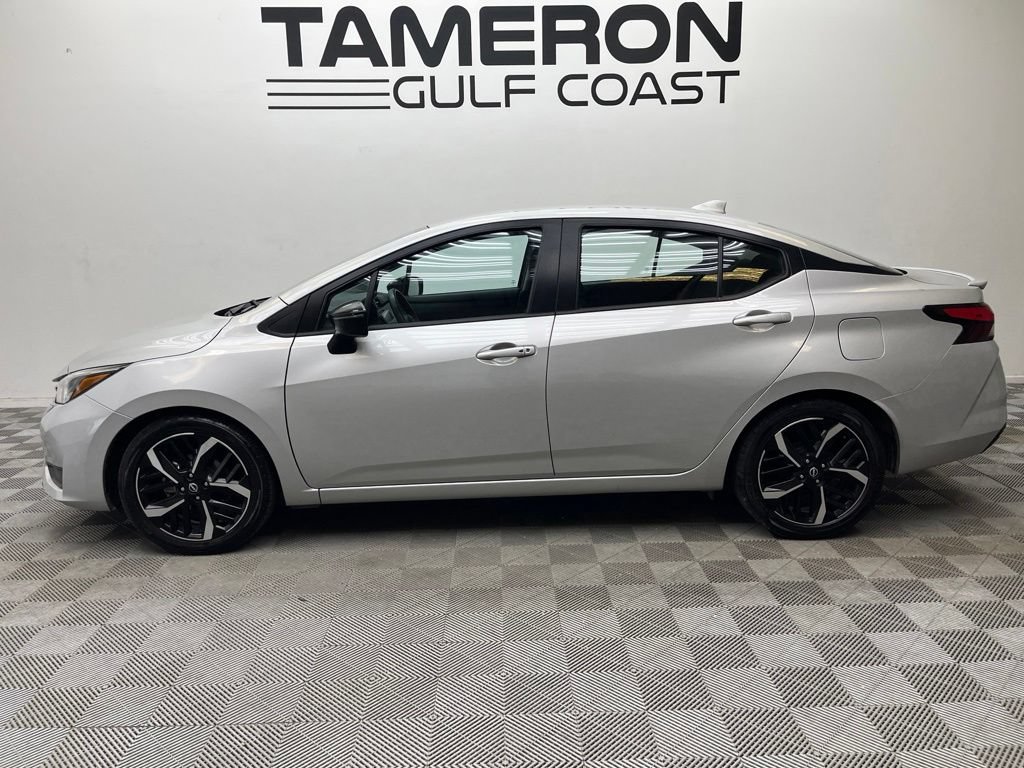 Used 2024 Nissan Versa SR FWD image 6