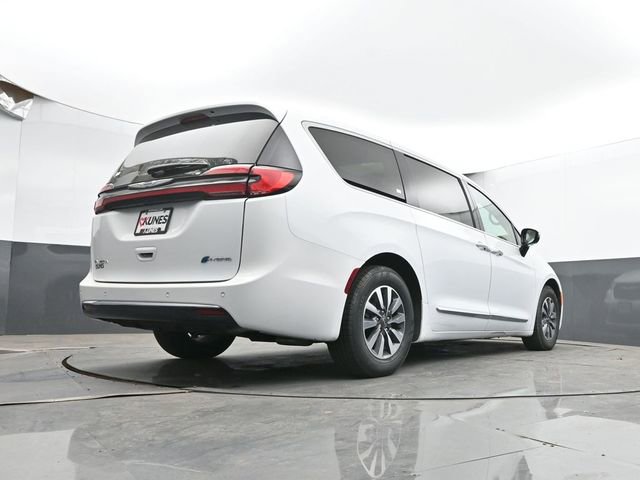 Used 2023 Chrysler Pacifica Limited FWD image 53