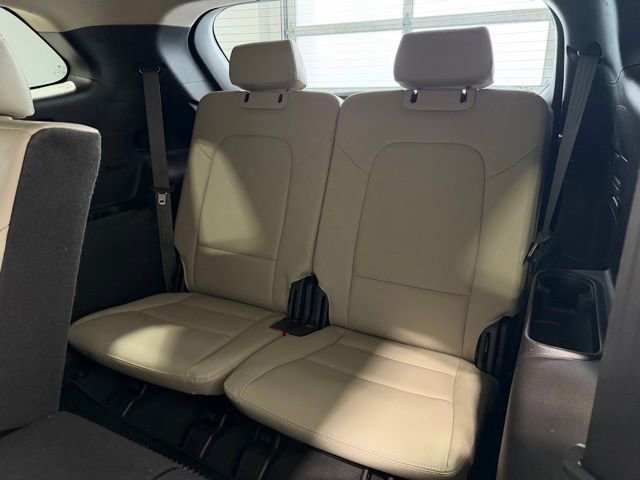 Used 2016 Hyundai Santa Fe SE w/ Option Group 02 AWD/4WD image 29