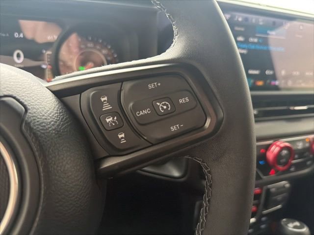 Used 2025 Jeep Wrangler Unlimited Sport AWD/4WD image 32