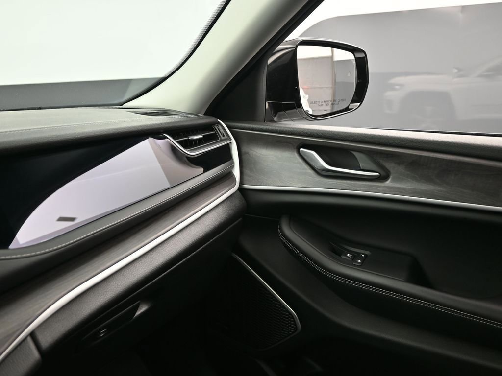 Used 2023 Jeep Grand Cherokee 4WD 4xe image 19