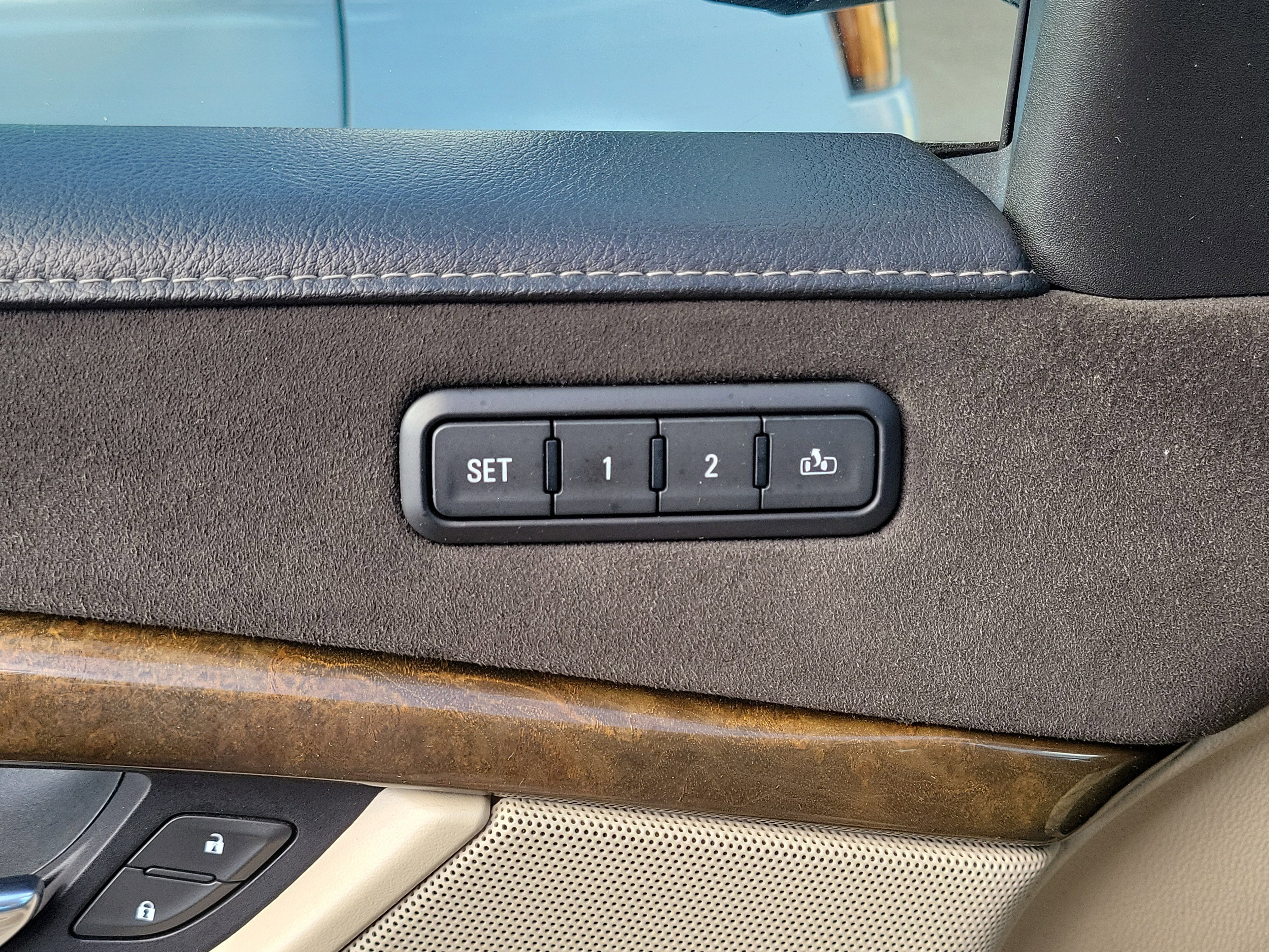 Used 2018 Cadillac Escalade Luxury image 26