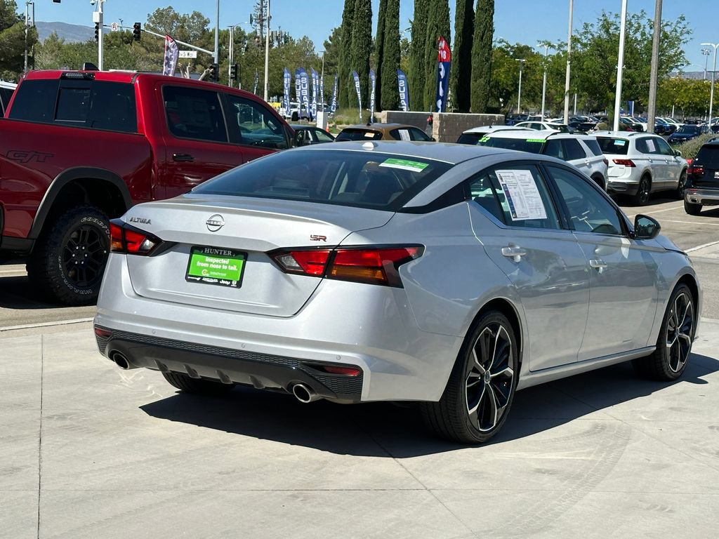 Used 2024 Nissan Altima 2.5 SR FWD image 7