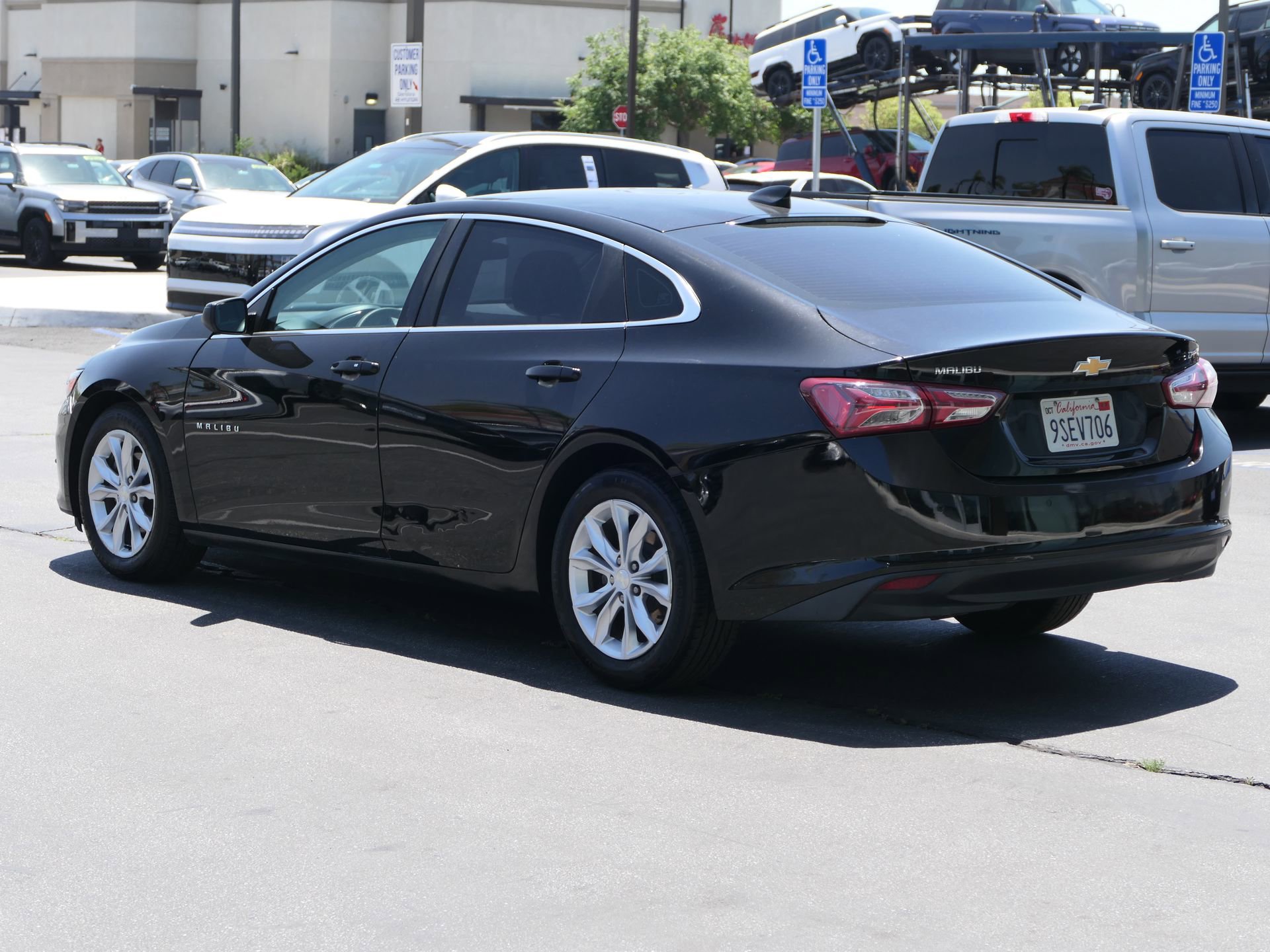 Used 2019 Chevrolet Malibu LT w/ Driver Confidence Package FWD image 6