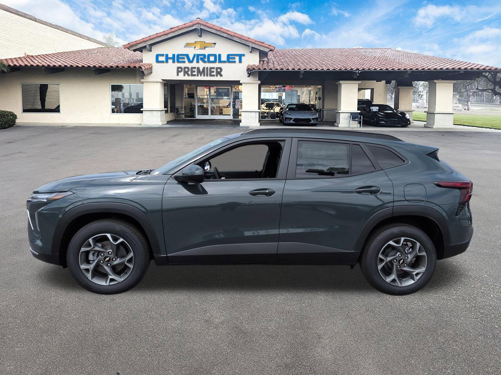 New 2026 Chevrolet Trax LT w/ Driver Confidence Package FWD image 5