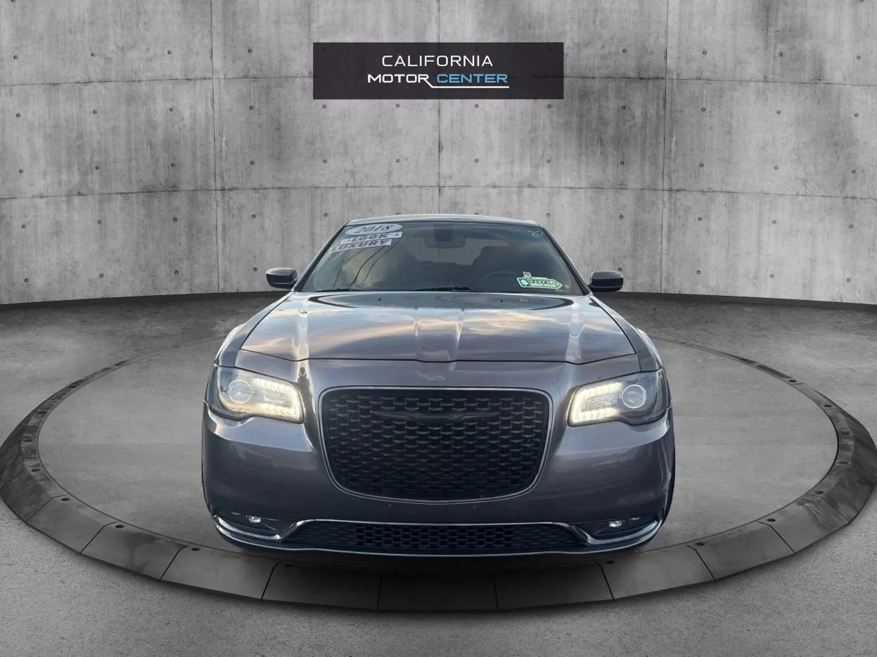 Used 2018 Chrysler 300 S AWD/4WD image 2