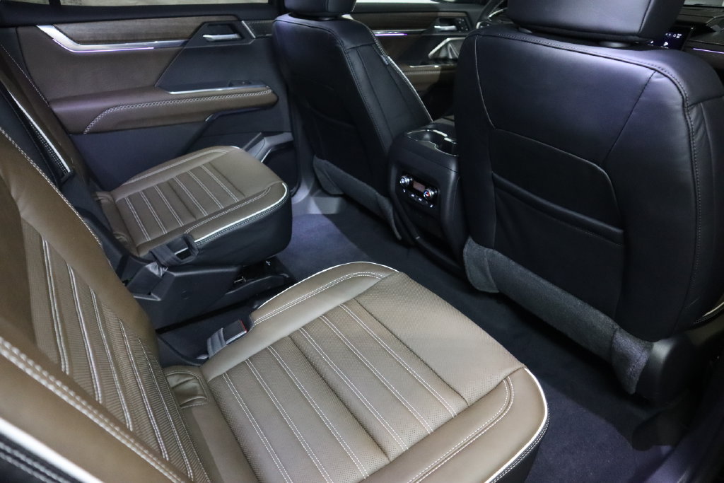 New 2027 GMC Acadia Denali Ultimate AWD/4WD image 25