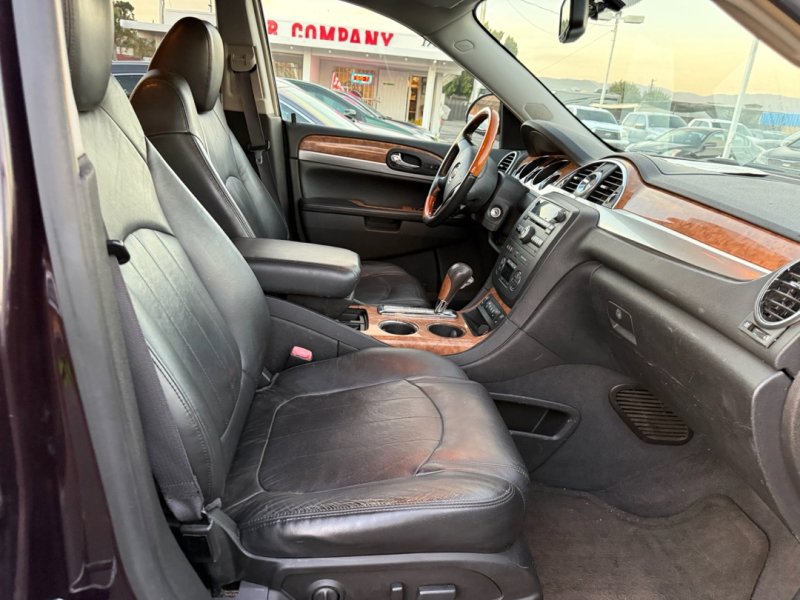Used 2009 Buick Enclave CXL w/ Driver Confidence Package image 23