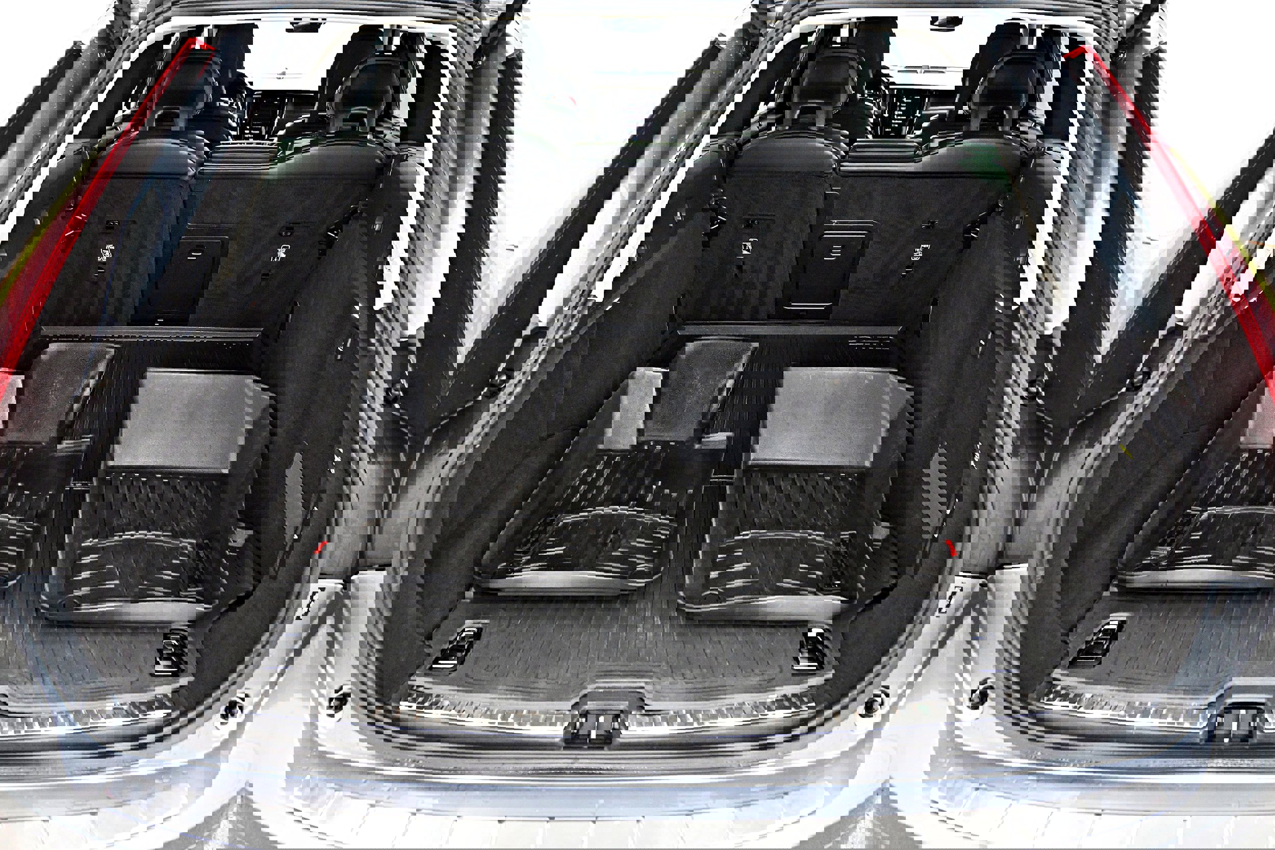 Used 2018 Volvo V90 T6 Cross Country w/ Convenience Package AWD/4WD image 34