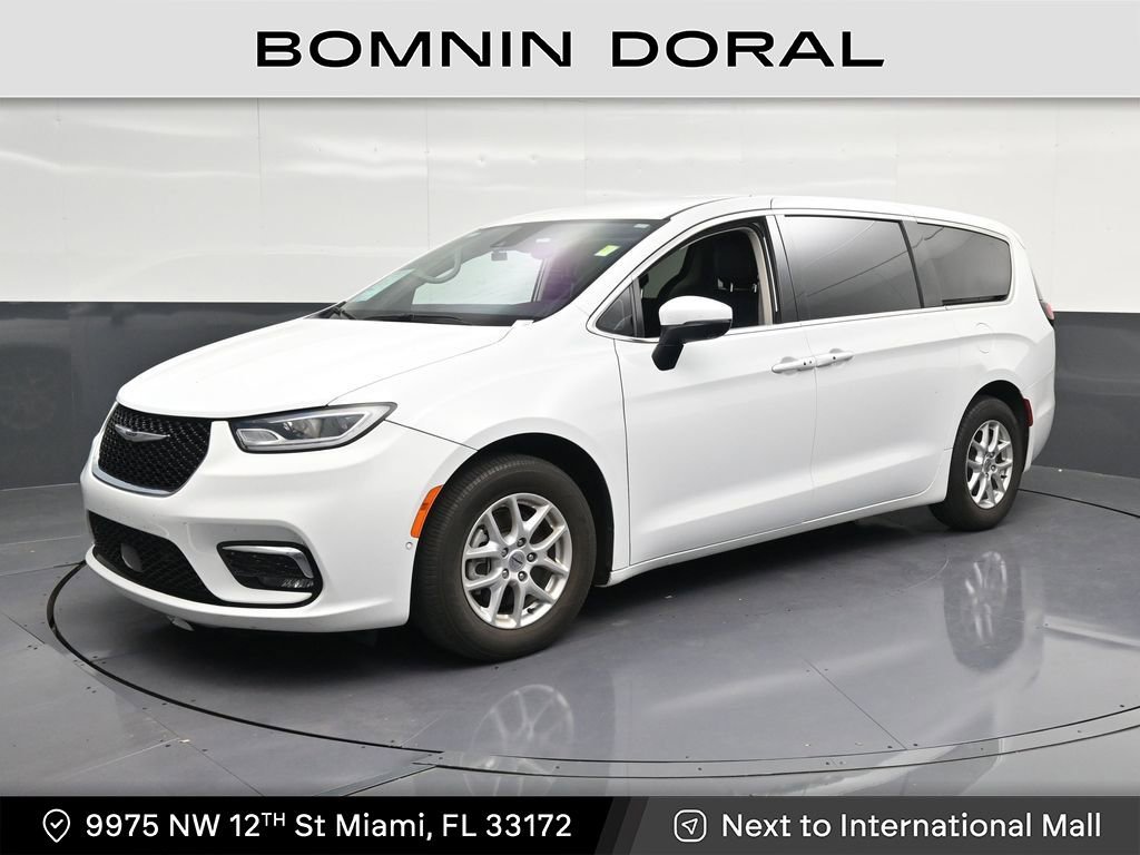 Used 2023 Chrysler Pacifica Touring-L