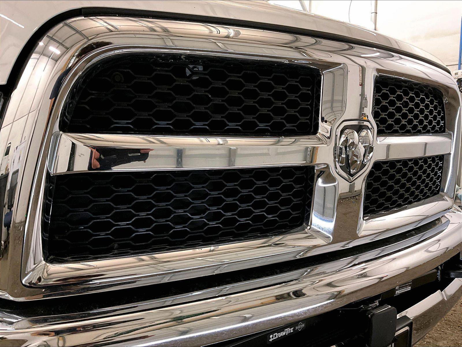Used 2018 RAM 3500 SLT AWD/4WD image 29