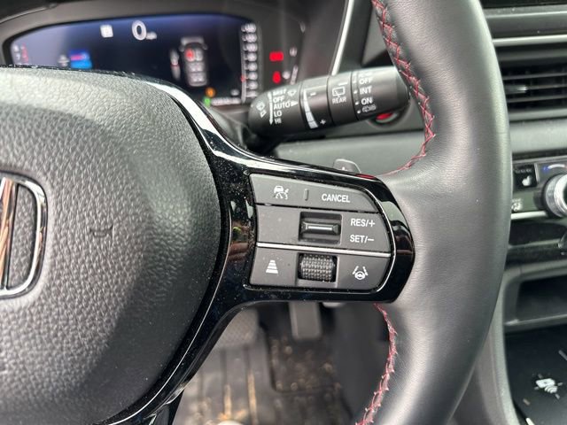 Certified 2025 Honda Pilot Black Edition image 18