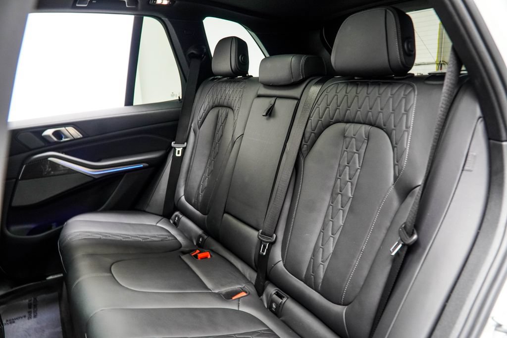 Used 2022 BMW X5 M50i AWD/4WD image 42