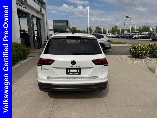 Used 2023 Volkswagen Tiguan SE w/ Panoramic Sunroof Package AWD/4WD image 6