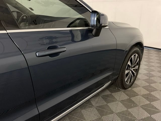 Used 2023 Volvo XC60 B5 Plus w/ Climate Package AWD/4WD image 9