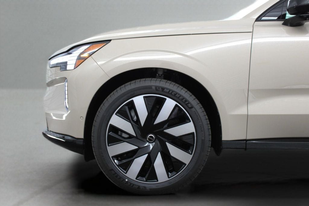 New 2026 Volvo EX90 Ultra AWD/4WD image 6