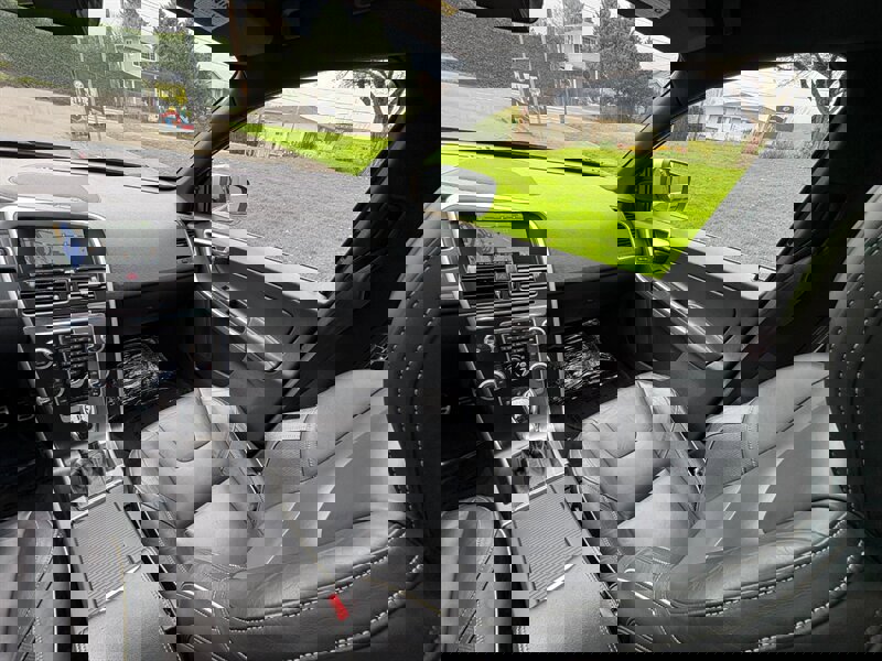 Used 2015 Volvo XC60 T6 R-Design Platinum image 19