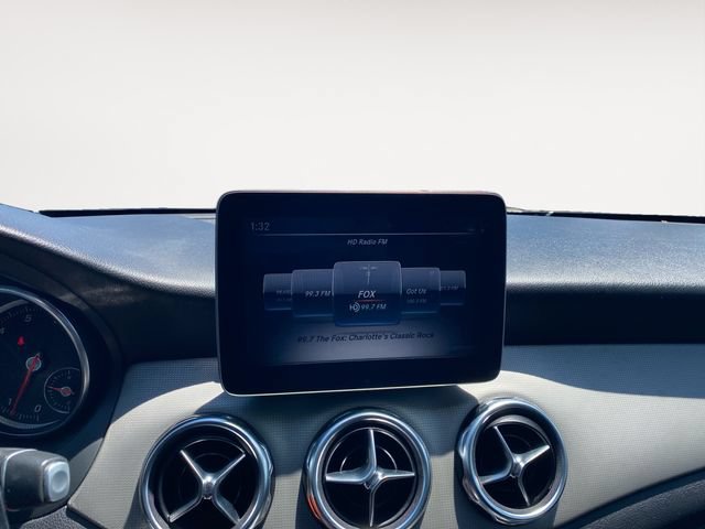 Used 2018 Mercedes-Benz GLA 250 4MATIC w/ Premium Package image 23