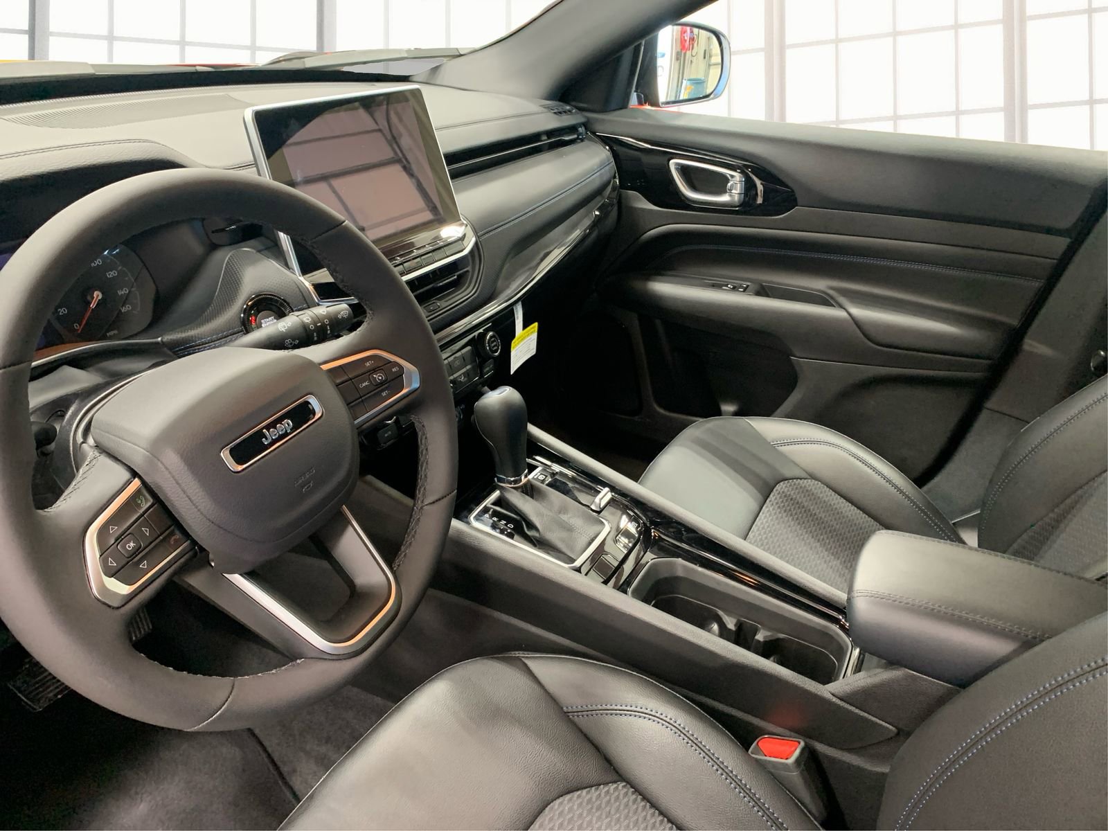 Used 2025 Jeep Compass Latitude w/ Altitude Special Edition image 24