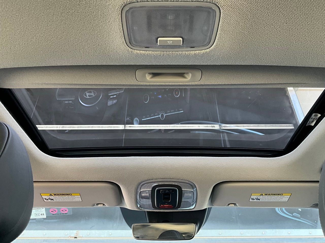 Used 2025 Hyundai Elantra Limited image 19