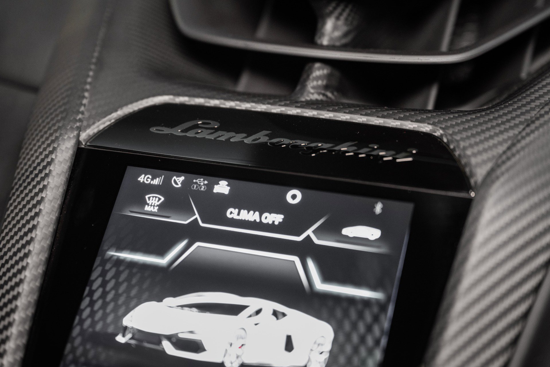 Used 2024 Lamborghini Revuelto image 37