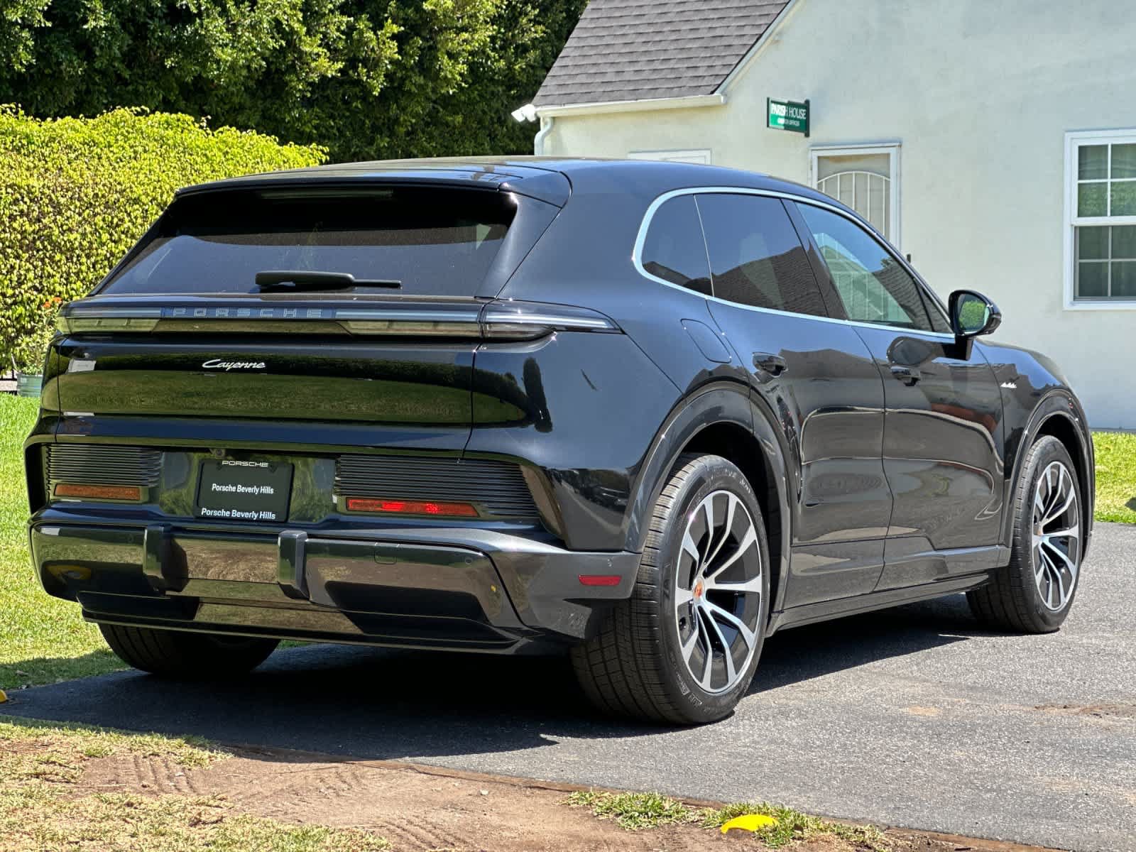 New 2026 Porsche Cayenne Electric AWD/4WD image 8