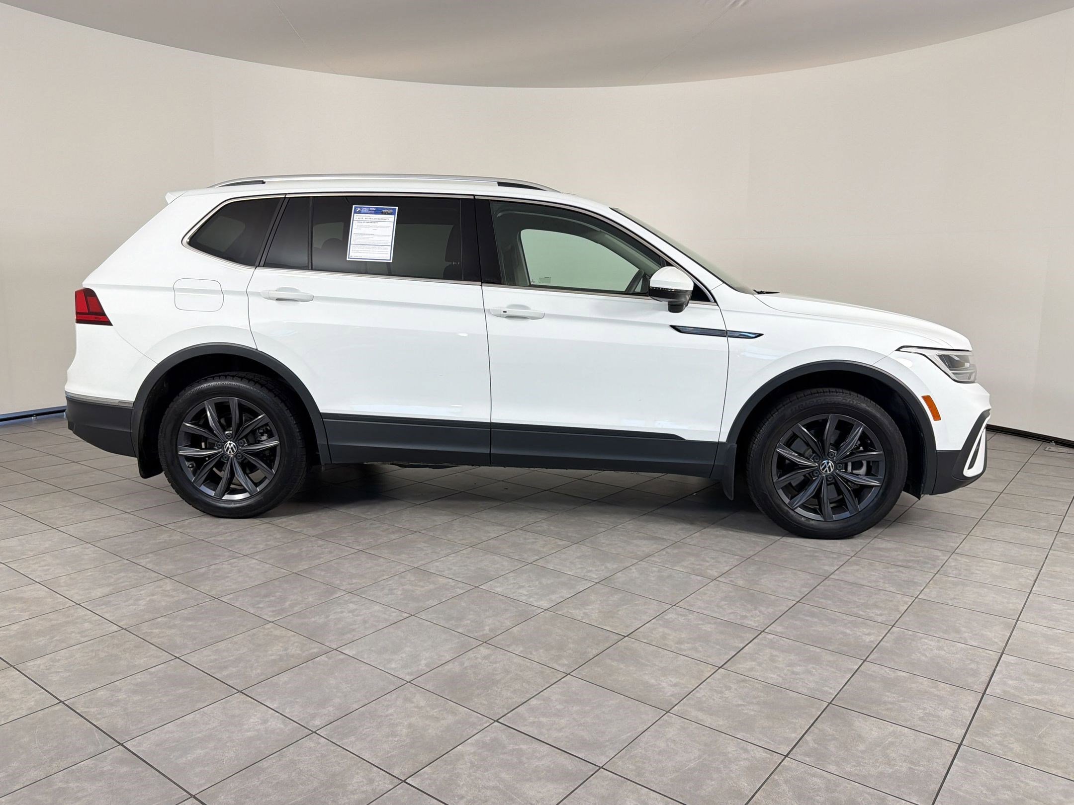 Used 2022 Volkswagen Tiguan SE AWD/4WD image 8