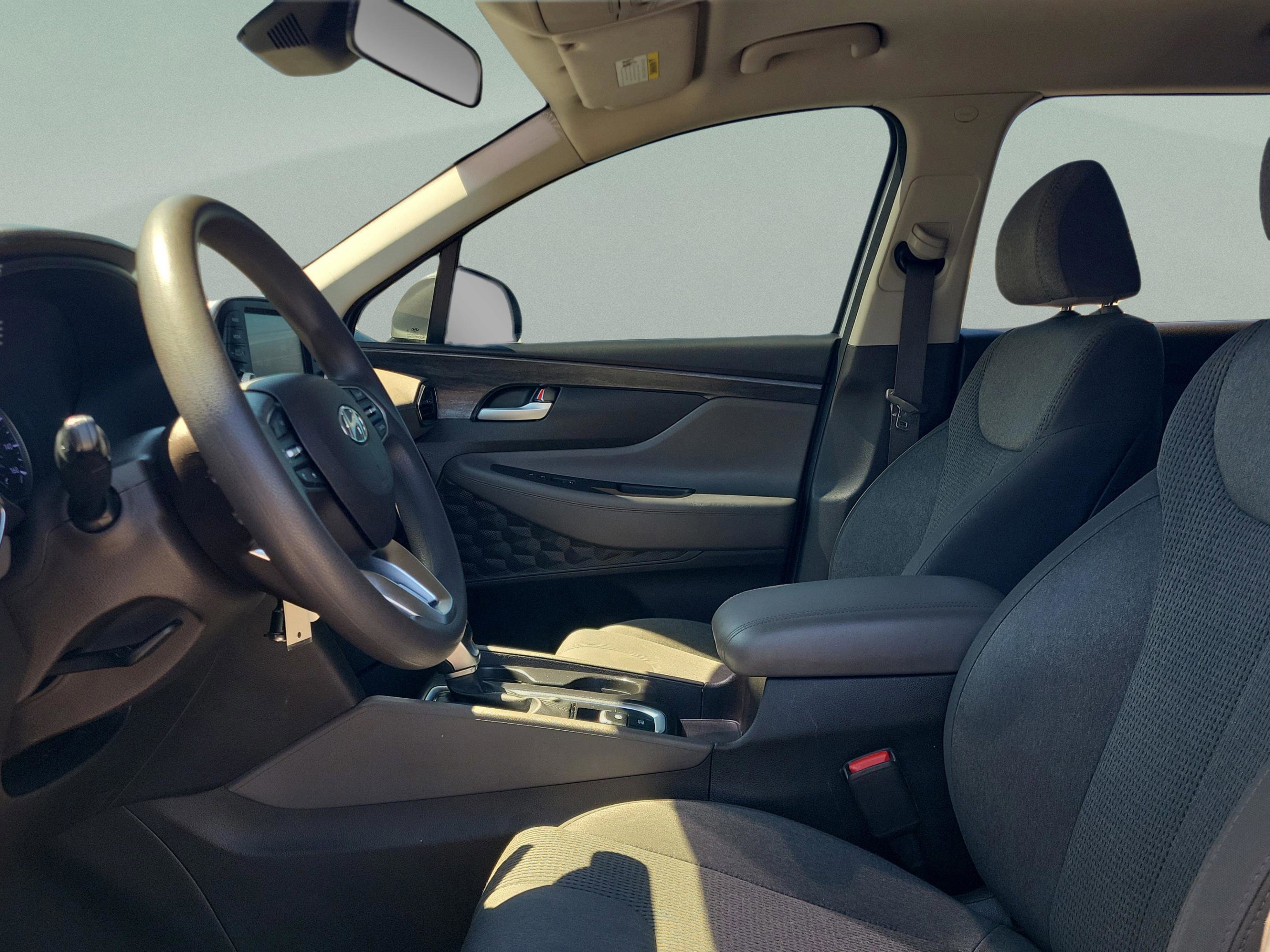 Used 2020 Hyundai Santa Fe SE image 19